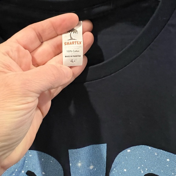 Collectible “Big Damn Heroes” T-shirt from Firefly TV Nathan Fillion - Picture 5 of 5